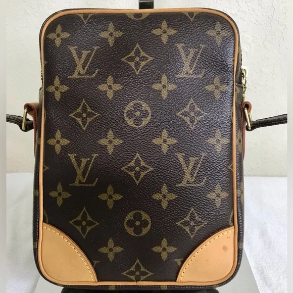 Louis Vuitton Amazone Shoulder Bag - Picture 3 of 16